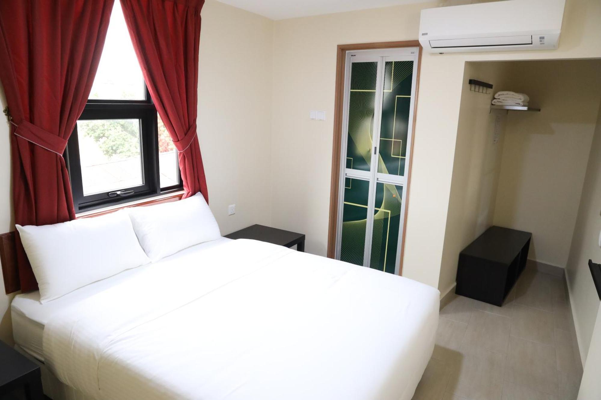 Capital O 90897 Island City Hotel Джордж Таун Екстериор снимка