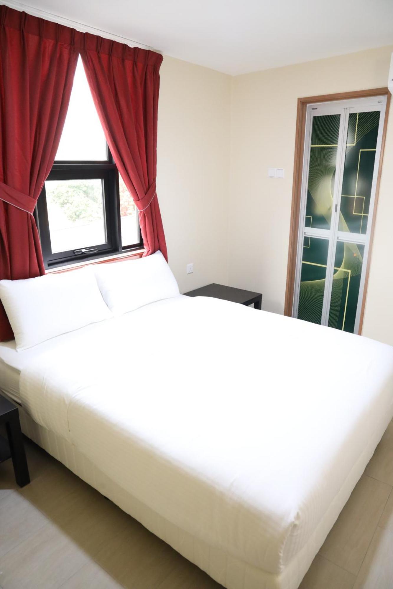 Capital O 90897 Island City Hotel Джордж Таун Екстериор снимка