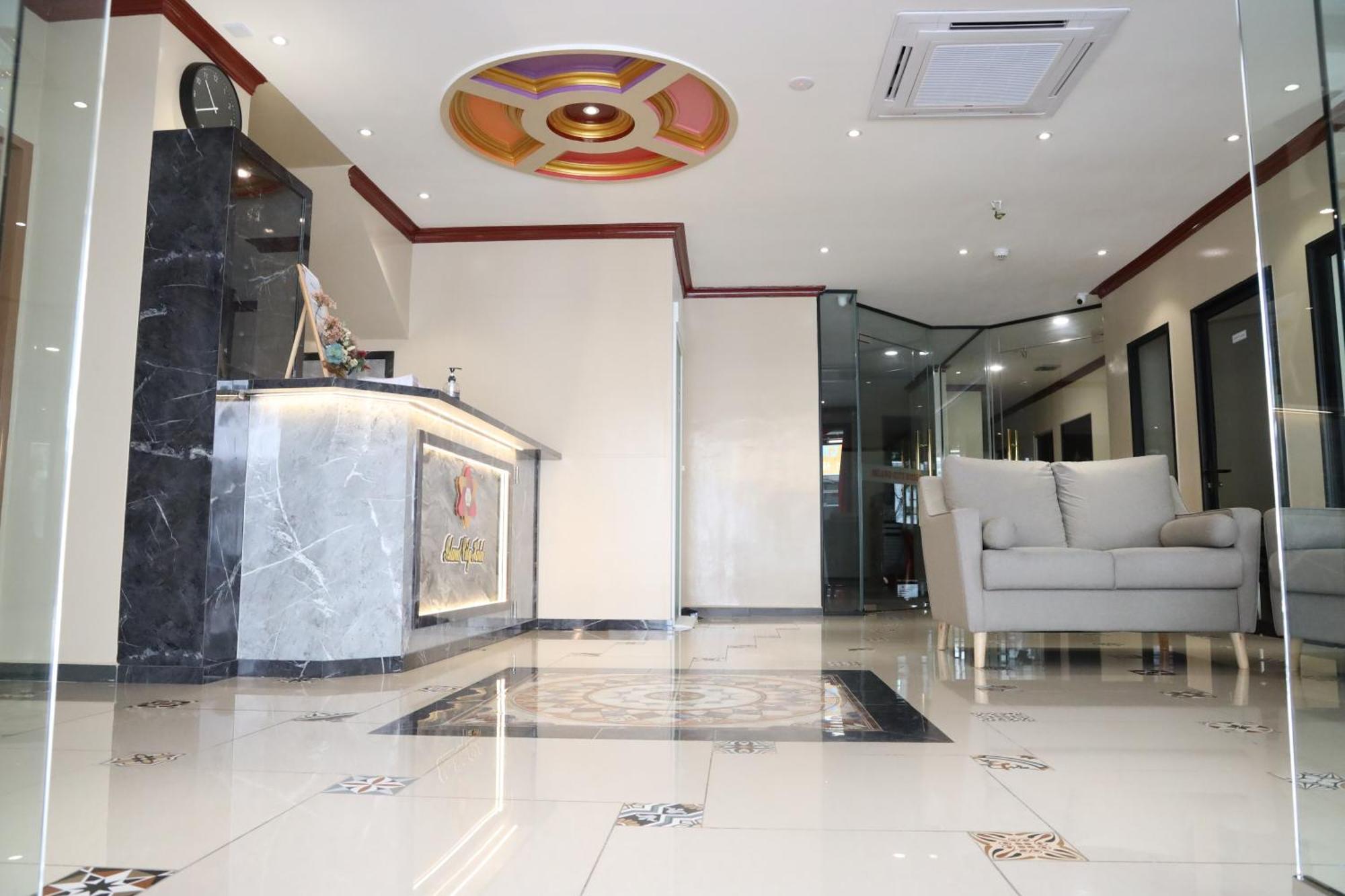 Capital O 90897 Island City Hotel Джордж Таун Екстериор снимка
