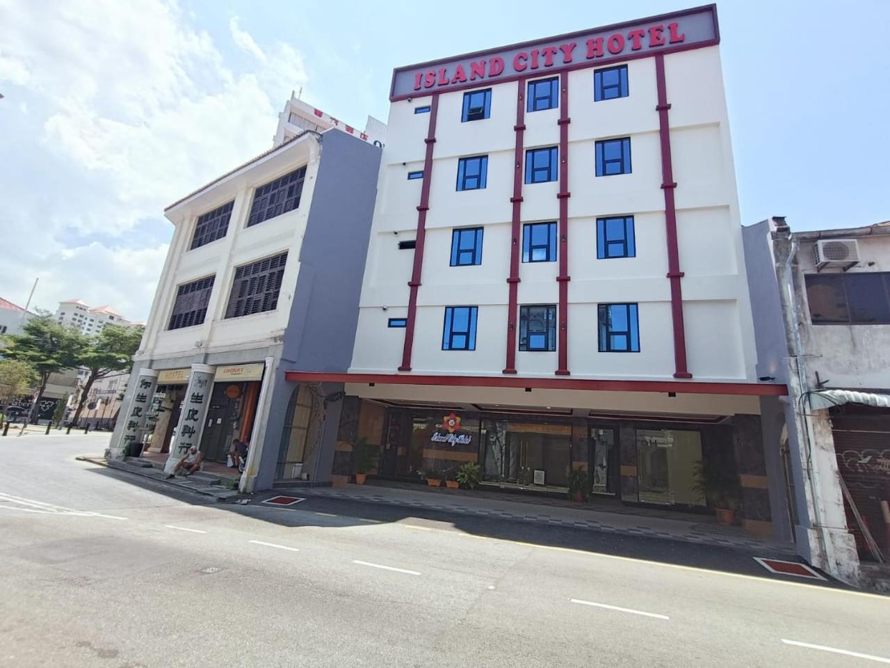 Capital O 90897 Island City Hotel Джордж Таун Екстериор снимка